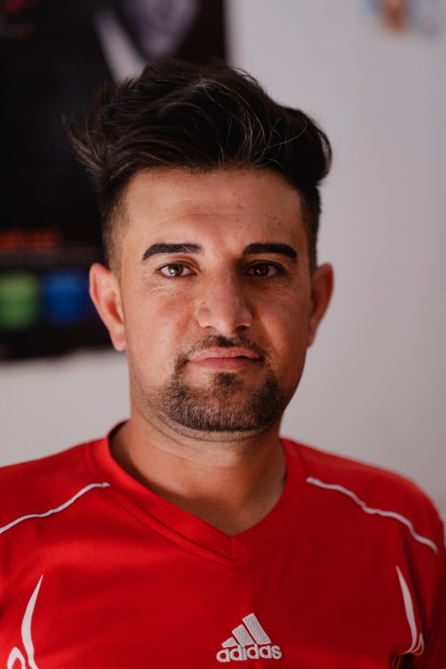 Portraits of Ezidi men in July of 2019 around Shingal's city center 01