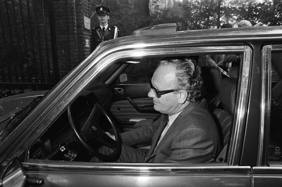 Portret van de beoogd onderwijsminister de PvdA-er Jos van Kemenade in de auto b, Bestanddeelnr 931-6719