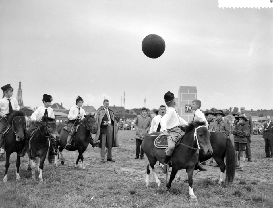 Pony voetbalwedstrijd te Breda, Bestanddeelnr 911-4682