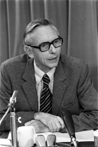 Portret van de minister, Bestanddeelnr 926-7928