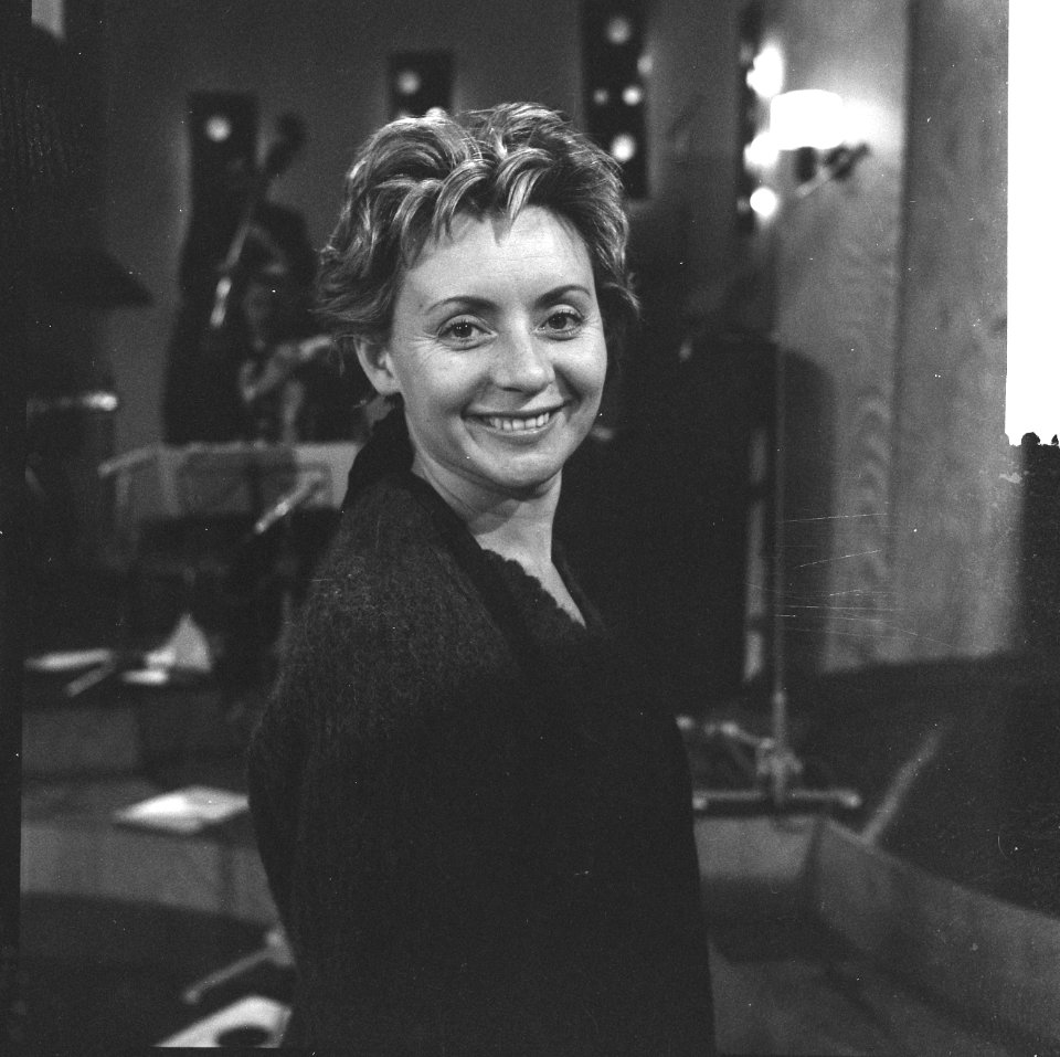Portret van Annie Cordy, Bestanddeelnr 913-0768