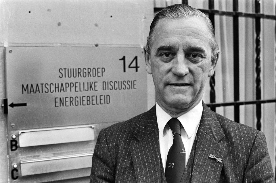Portret, Bestanddeelnr 931-6974
