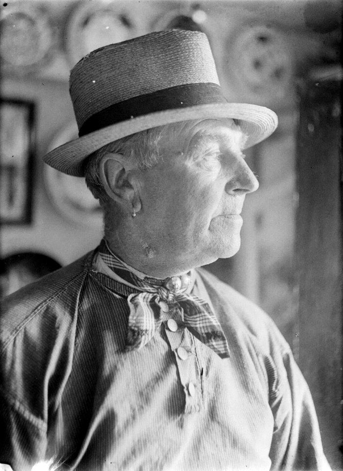 Portret van een man in Marker klederdracht, Bestanddeelnr 252-0714