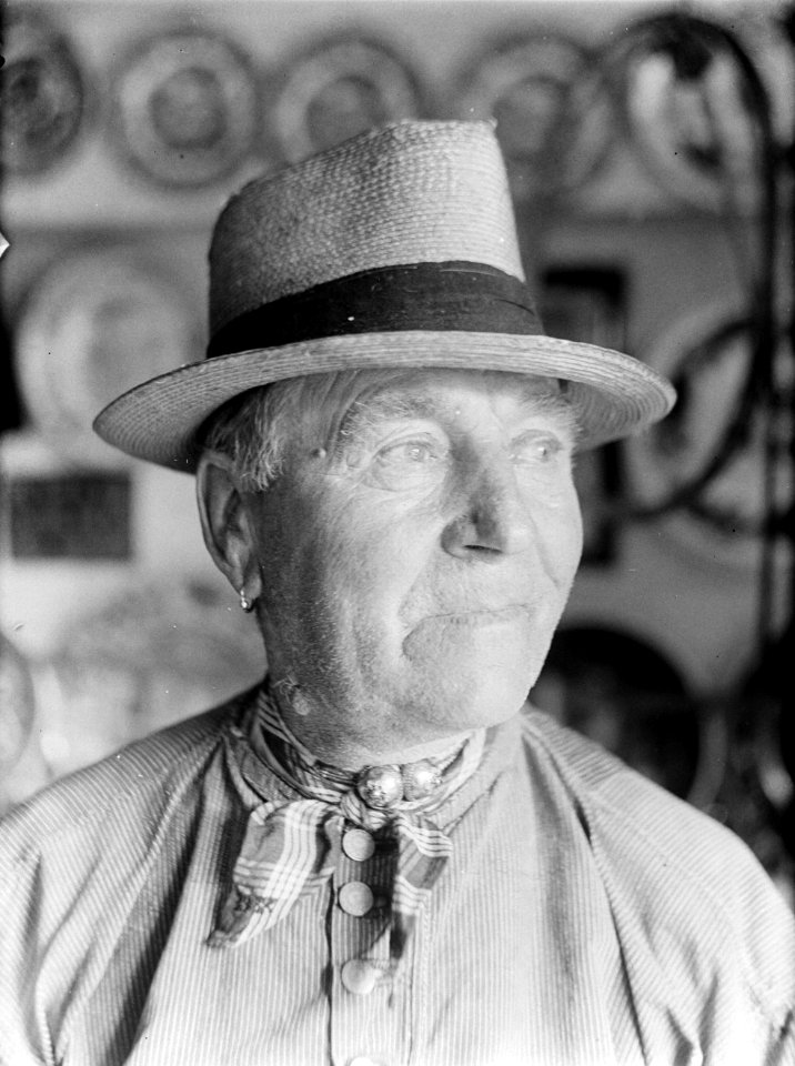 Portret van een man in Marker klederdracht, Bestanddeelnr 252-0712