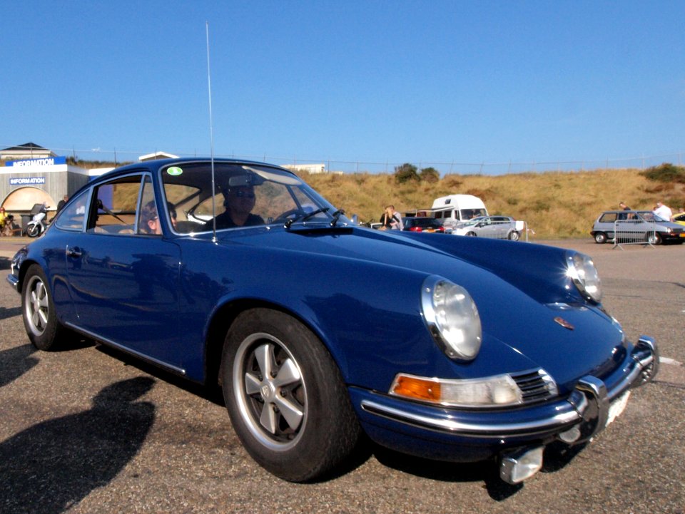 Porsche 911 T dutch licence registration AE-57-55 pic3