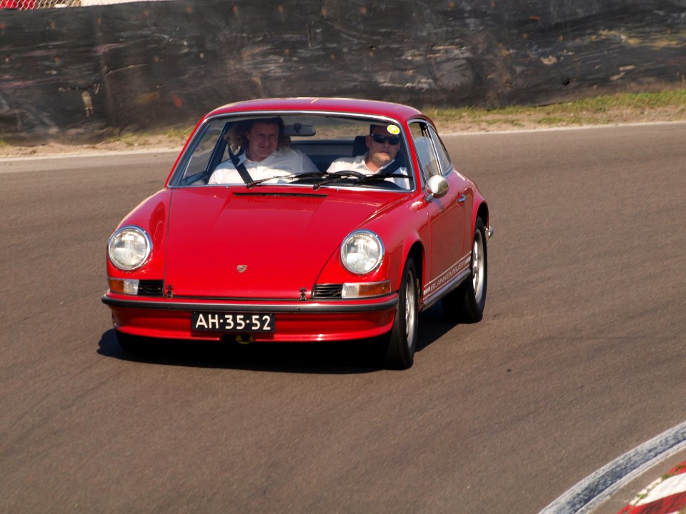 Porsche 911 S dutch licence registration AH-35-52 pic1