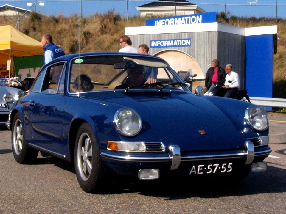 Porsche 911 T dutch licence registration AE-57-55 pic1