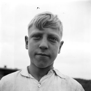 Portret van een blonde jongen, Bestanddeelnr 900-9442