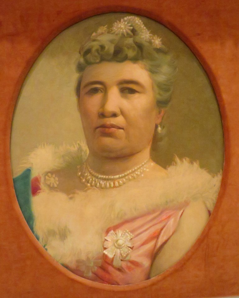 Portrait paintings in Washington Place (Honolulu)