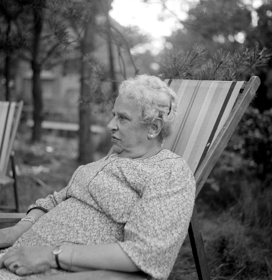 Portret, misschien van de moeder van Van de Poll, Bestanddeelnr 191-1095