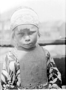 Portret van een kind in Marken, Bestanddeelnr 252-1434