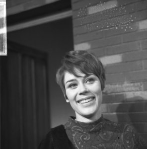 Portret van Conny Vandenbos naar aanleiding van haar show voor de NCRV-televisie, Bestanddeelnr 918-5344