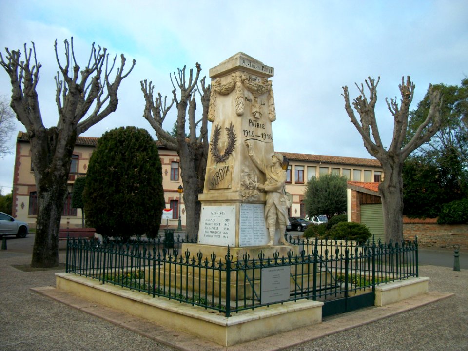 Portet-sur-Garonne monument aux morts