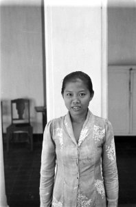 Portret van een Indonesische jonge vrouw, Bestanddeelnr 6185