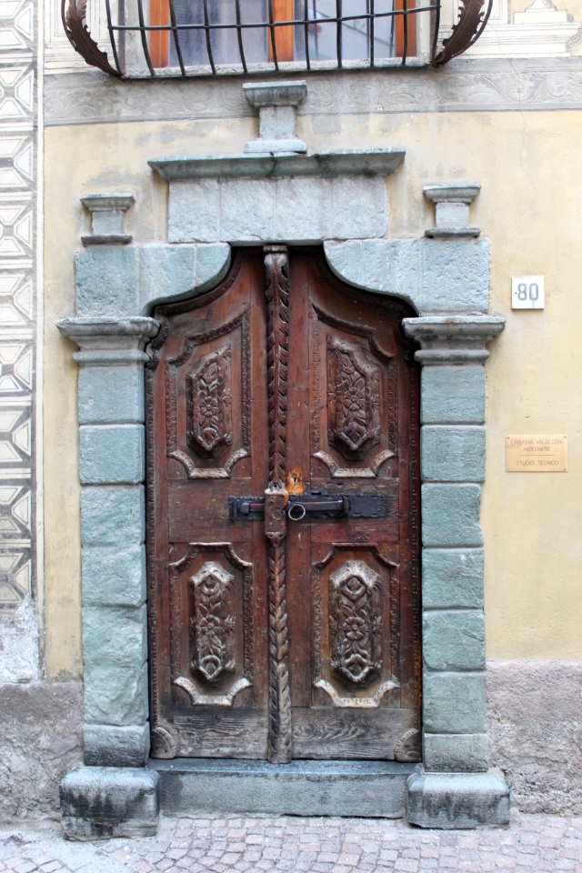 Portale in pietra verde - Via Roma 80 - Bormio - 2019