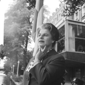 Portret van de sopraan Irmgard Seefried in Amsterdam voor deelnemen aan Holland-, Bestanddeelnr 914-0481