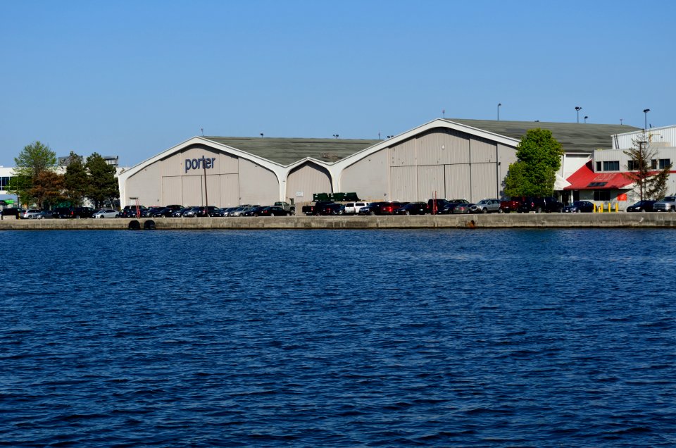 PorterAirlinesAtBillyBishopAirport10