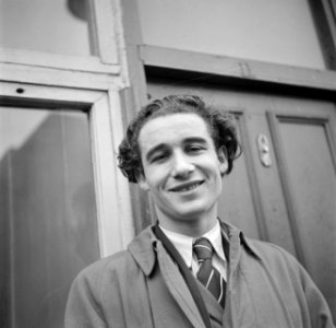 Portret van een spiv, Bestanddeelnr 191-1039