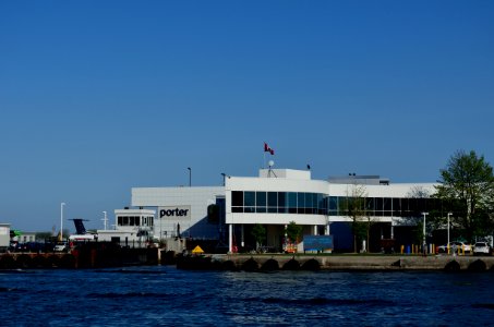 PorterAirlinesAtBillyBishopAirport9