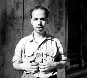Portret van een Arabische man, lid van de Moslim Broederschap, te Aleppo, Bestanddeelnr 255-6528