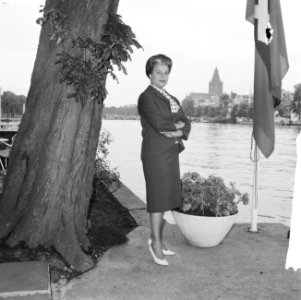 Portret van de sopraan Irmgard Seefried in Amsterdam voor deelnemen aan Holland-, Bestanddeelnr 914-0480