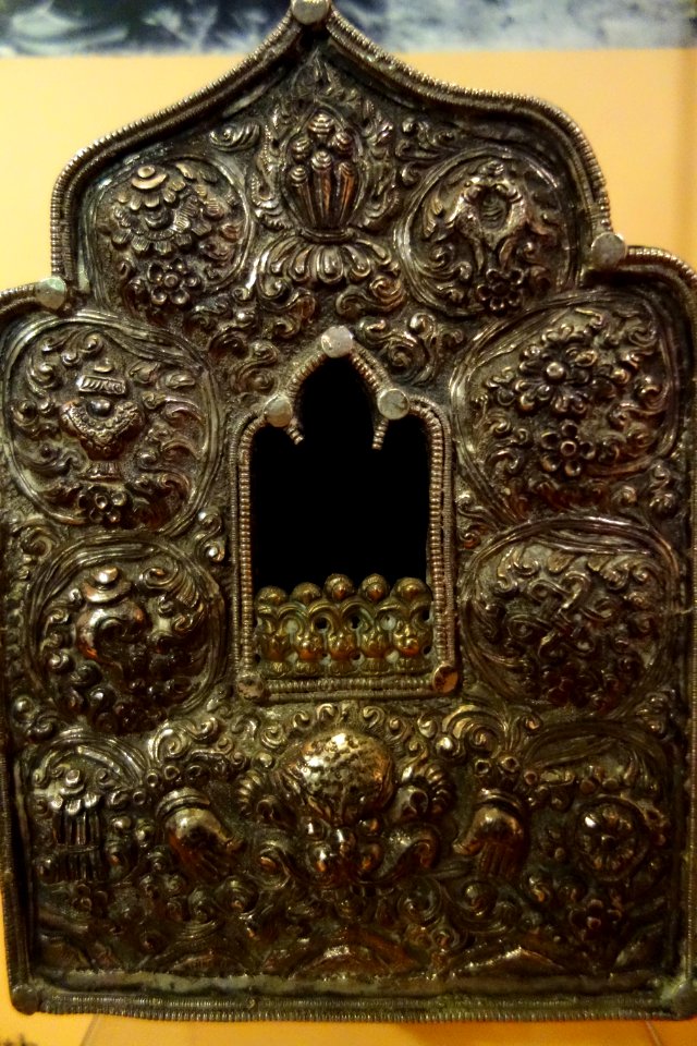 Portable shrine, Tibet, late 19th to early 20th century, silver, brass, copper - Fernbank Museum of Natural History - DSC00103