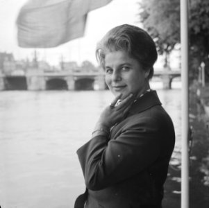 Portret van de sopraan Irmgard Seefried in Amsterdam vo deelnemen aan Holland-fe, Bestanddeelnr 914-0476