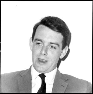 Portret van burgemeester Eppo van Veldhuizen van de gemeente Fijnaart en Heijningen — NL-RtSA 4121 8006-01
