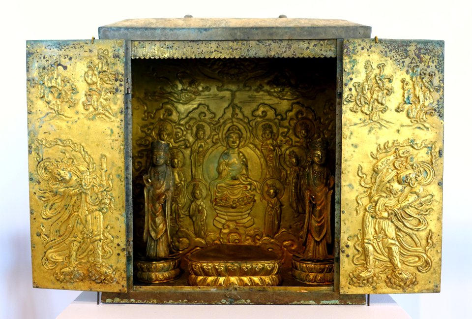 Portable Buddhist Shrine with Two Standing Bodhisattvas, Korea, Koryo or Choson dynasty, 14th to early 15th century AD, gilt bronze - Arthur M. Sackler Museum, Harvard University - DSC00879