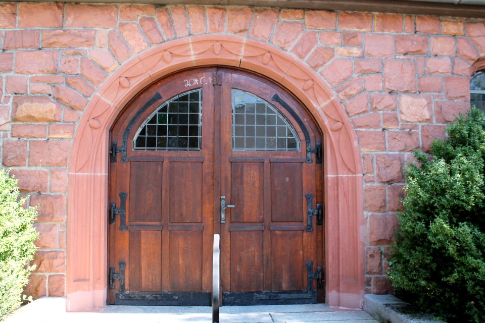 Portal von St. Bonifatius in Jugenheim