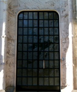 Porte d'immeuble Cours Albert 1er
