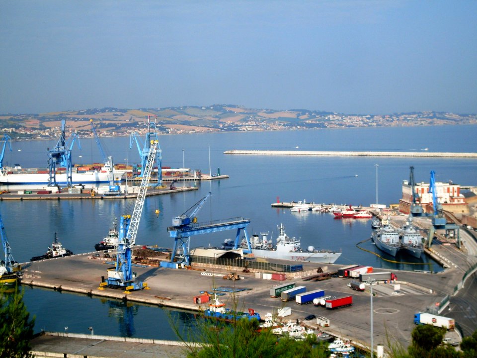 Porto di Ancona corvette