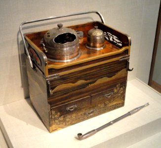 Portable tobacco set, Japan, Edo period, lacquer on wood with gold and silver, silver fittings and components - Freer Gallery of Art - DSC05514