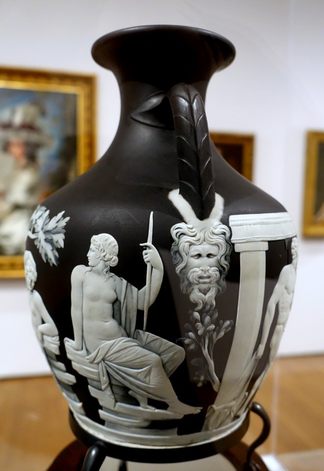 Portland Vase, Josiah Wedgwood & Sons, c. 1795, No. 9 of a limited edition, blue-black and white jasperware, view 2 - Fogg Art Museum, Harvard University - DSC01279