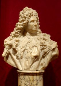 Portrait bust of the architect Jules Hardouin Mansart, by Jean-Louis Lemoyne, c. 1703, marble - John and Mable Ringling Museum of Art - Sarasota, FL - DSC00637