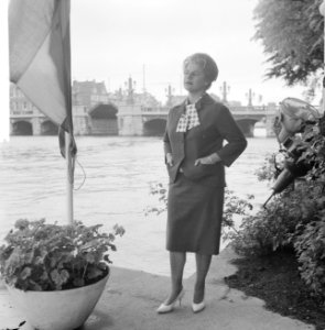 Portret van de sopraan Irmgard Seefried in Amsterdam voor deelnemen aan Holland-, Bestanddeelnr 914-0482