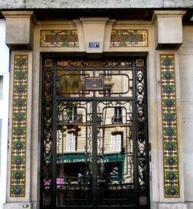 Porte d'immeuble boulevard du Montparnasse