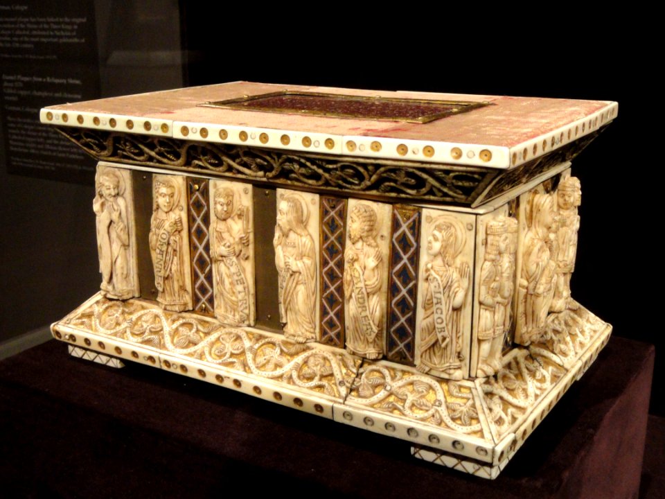 Portable Altar, about 1200-1220 AD, German, Cologne, walrus ivory, gilded copper, porphyry, enamel, over wooden core - Cleveland Museum of Art - DSC08581