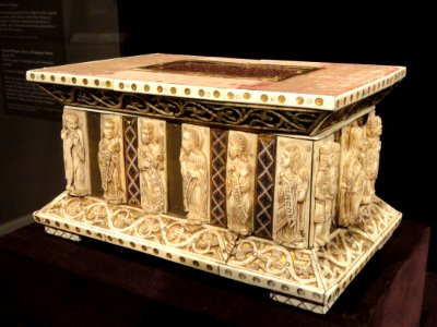 Portable Altar, about 1200-1220 AD, German, Cologne, walrus ivory, gilded copper, porphyry, enamel, over wooden core - Cleveland Museum of Art - DSC08581