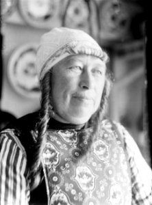 Portret van een vrouw in Marker klederdracht, Bestanddeelnr 252-0709