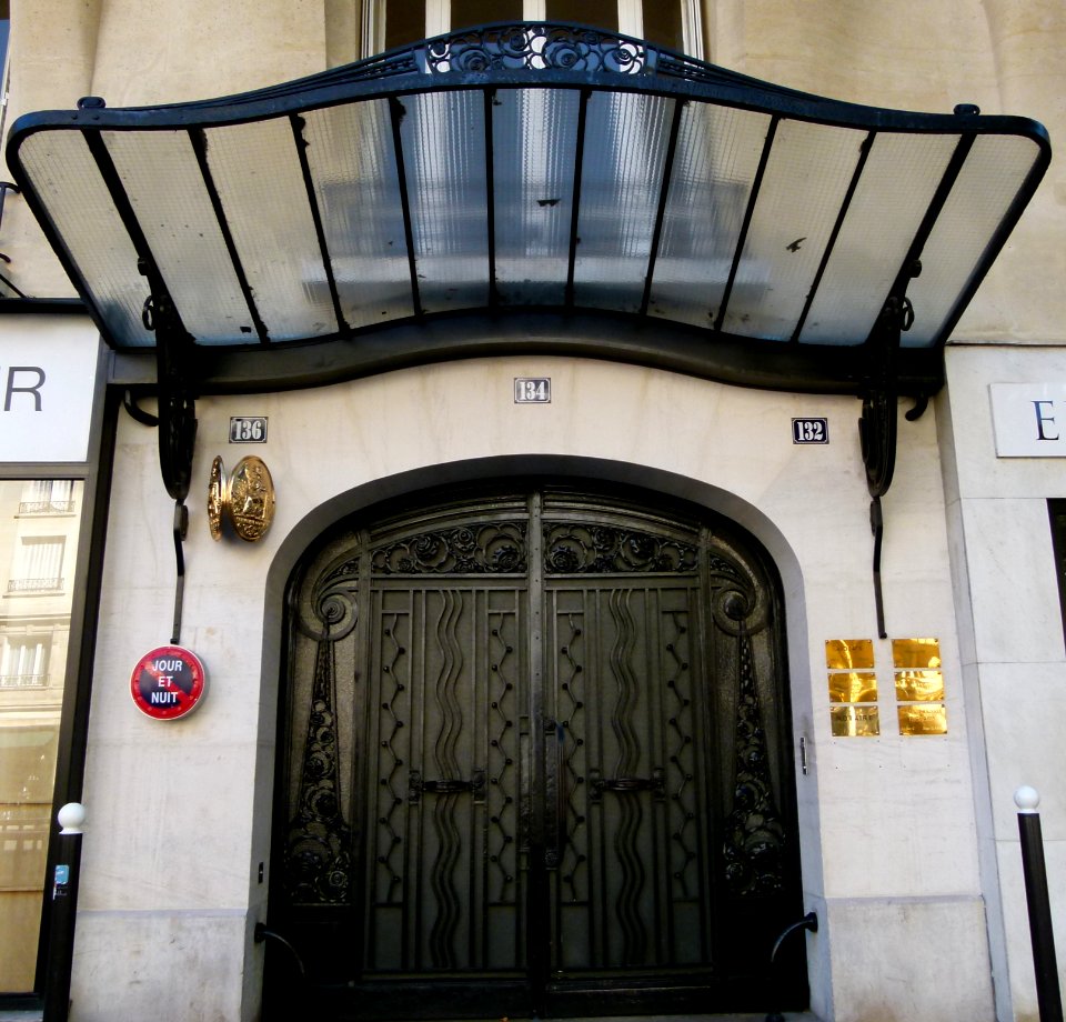 Porte d'immeuble style art nouveau boulevard du Montparnasse