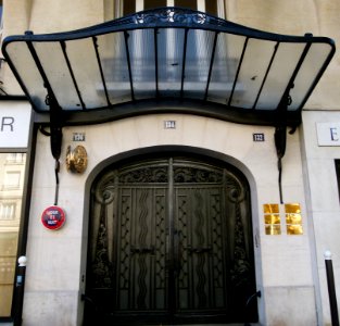 Porte d'immeuble style art nouveau boulevard du Montparnasse