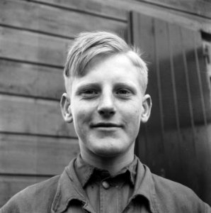 Portret van een blonde jongen, Bestanddeelnr 900-9440