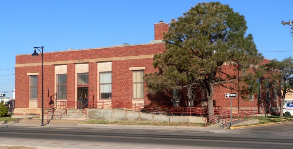 Portales, New Mexico, post office from SE 2