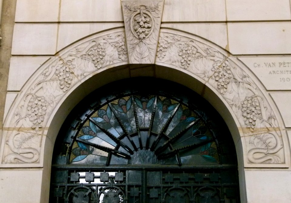 Porte d'immeuble rue de Chatillon Paris 14ème (détail)