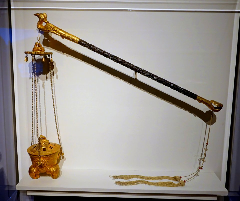 Portable censer with phoenixes, gourds, and double happiness, China, Imperial Workshop, Beijing, Tongzhi period, c. 1872 AD, gold alloy, zitan wood, silk - Peabody Essex Museum - DSC07859