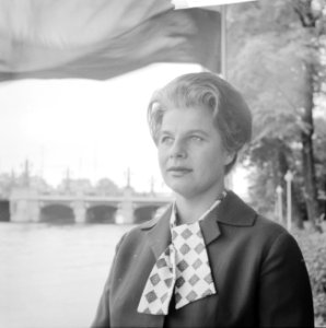 Portret van de sopraan Irmgard Seefried in Amsterdam voor deelnemen aan Holland-, Bestanddeelnr 914-0478