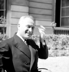 Portret van diplomaat Štefan Osuský, Bestanddeelnr 255-8773