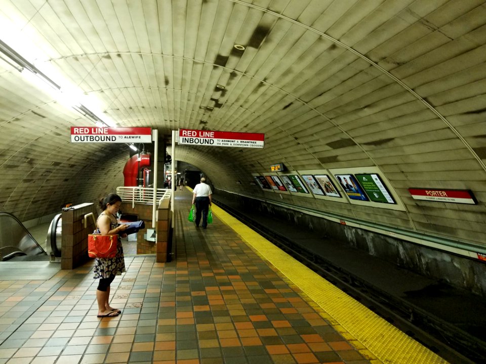 Porter station - Cambridge, MA - 20180602 112027