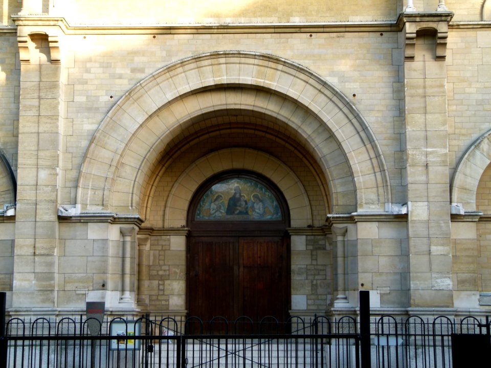 Porte de l'Eglise Notre de Dame du Travail - Paris 14ème